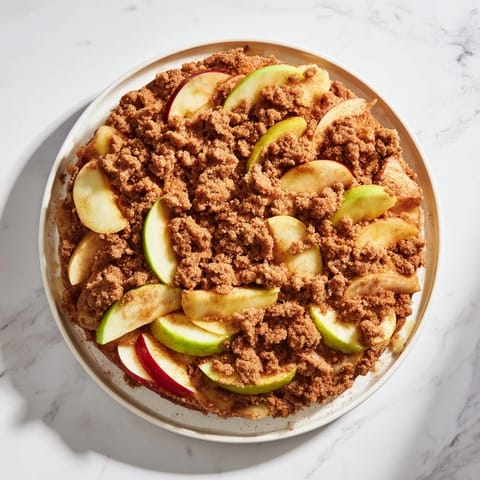 Deutscher Apfelkuchen mit Streusel