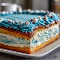 Festlicher Sporttrikot-Kuchen mit Fondant-Dekoration und Abschlussdetails.